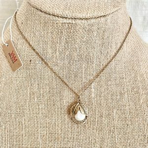 NWT YAM Pearl Pendant Necklace